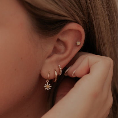 Carolina Daisy Flat Back Stud Earrings