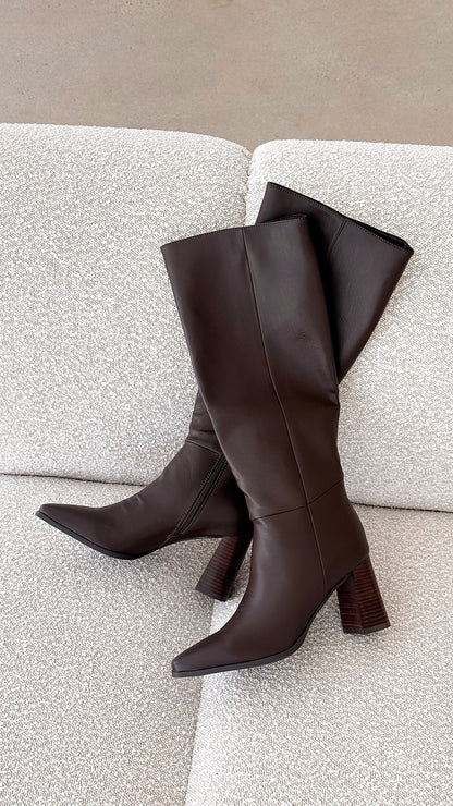 Vallia Boots - Chocolate