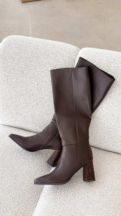 Vallia Boots - Chocolate