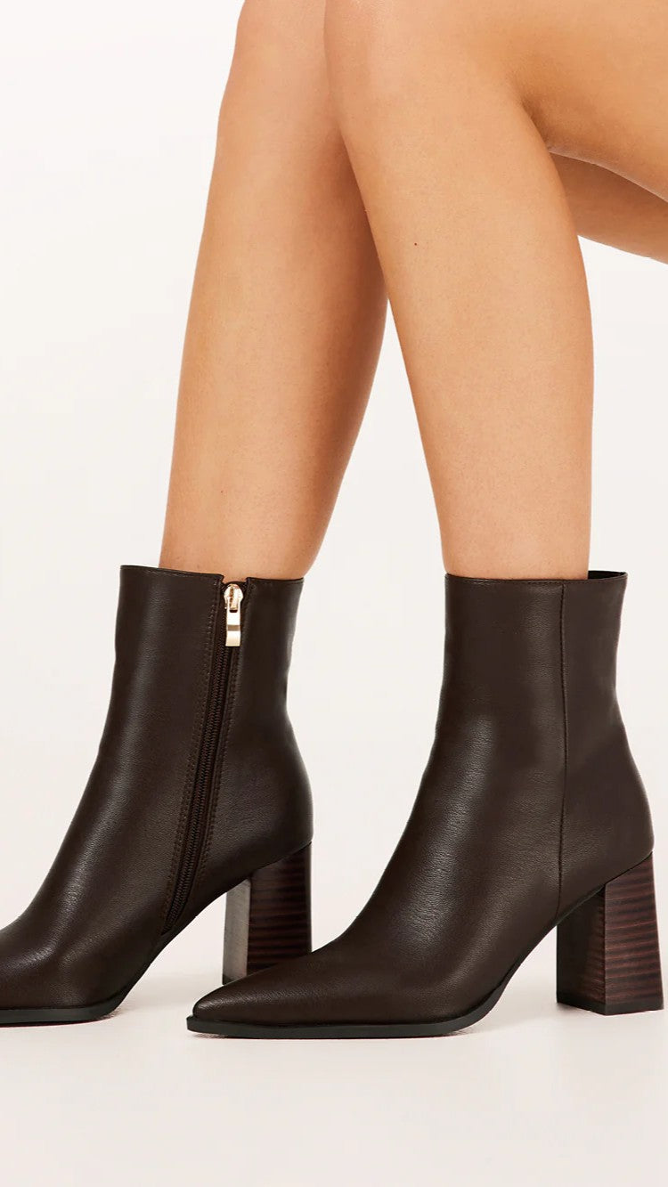 Xavion Boots - Chocolate