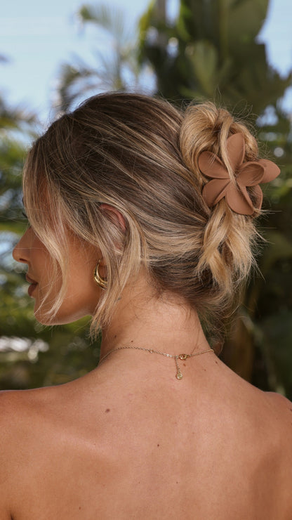 Hibiscus Matte Flower Claw Clip - Tan